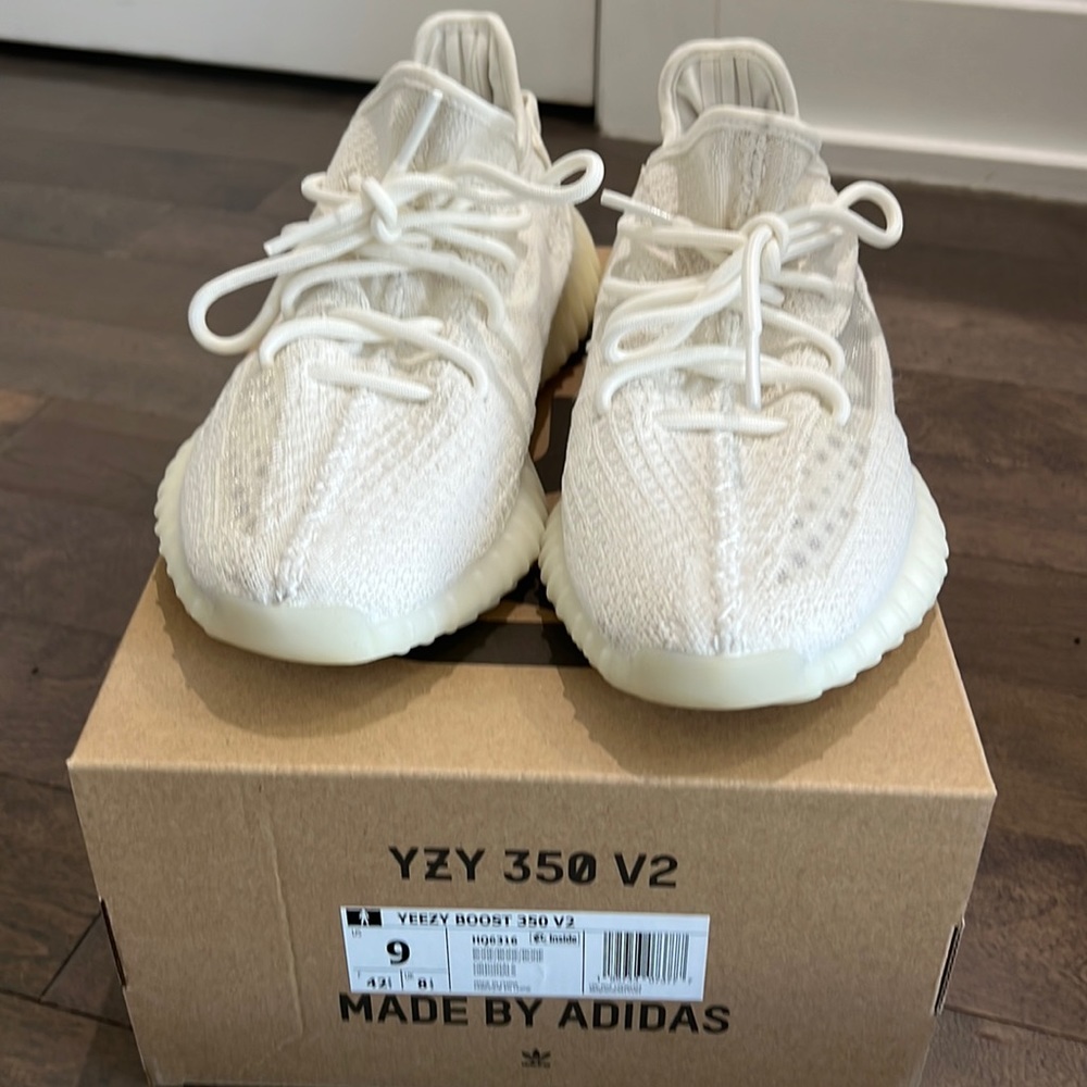 Like new Yeezy by Adidas 350 V2 bone white size 9 with box